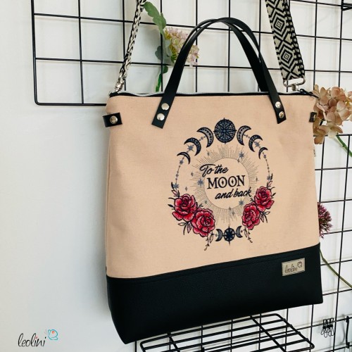 Umhängetasche aus Canvas mit Stickerei TO THE MOON AND BACK | Farbe nude mit Henkel Leolini - 7