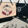 Umhängetasche aus Canvas mit Stickerei TO THE MOON AND BACK | Farbe nude mit Henkel Leolini - 9