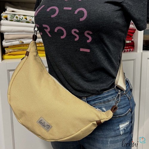 Moon Bag Luna 2.0 | Halbmondtasche SAND Canvas mit Lederimitat – Handgefertigte Schultertasche Leolini - 5