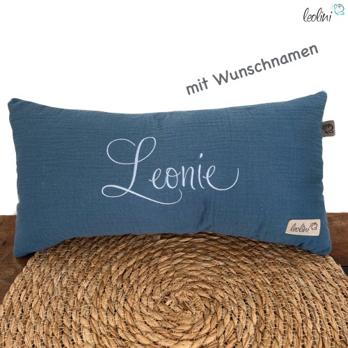 Kissen mit Namen aus Musselin | Namenskissen JEANSBLAU | Kissen mit Stickerei Leolini - 1