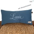 Kissen mit Namen aus Musselin | Namenskissen JEANSBLAU | Kissen mit Stickerei Leolini - 1