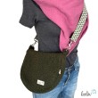 Bouclé Tasche Umhängetasche | Moonbag | Felltasche | handgefertigt in Oliv Leolini - 1