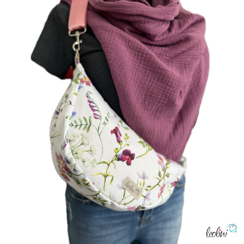 Moon Bag Luna | Halbmondtasche – Handgefertigte Schultertasche in Blumen Moonbag Leolini - 5