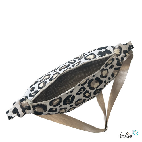 Moon Bag Luna | Halbmondtasche – Handgefertigte Schultertasche in Leoparden Muster Leo Moonbag Leolini - 1