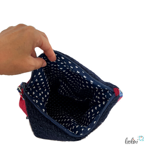 Umhängetasche Lenos Boucle | handgefertigt von Leolini dunkelblau