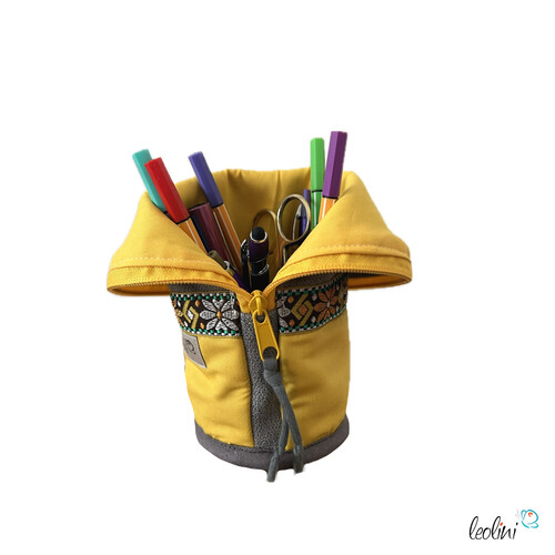 Stehende Stiftetasche Leo | Federpennal Federmäppchen BOHO GELB | personalisierbar