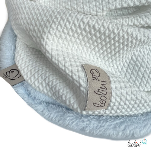 LeoliniHandgefertigter Damen Schlauchschal Loop – Beidseitig tragbar mit Wellnessfleece & Mini-Zopfmuster Jersey | WEISS HELLBLAUTücher / Schals