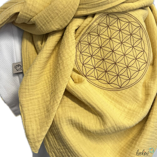 Dreieckiges Musselin-Tuch XL – Double Gauze mit Blume des Lebens Stickerei altgelb