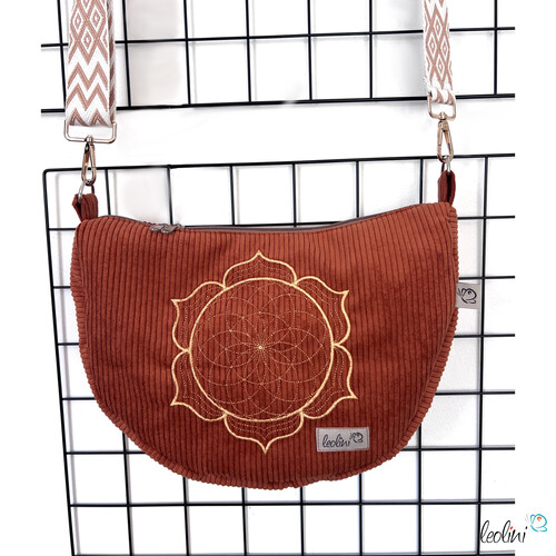 LeoliniMoonbag mit Lotus des Lebens Stickerei in ROST aus Breitcord | Umhängetasche | handgefertigtTaschen mit Stickerei und Basic Taschen