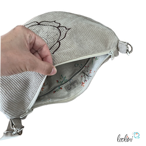 LeoliniMoonbag mit Lotus des Lebens Stickerei in BEIGE aus Breitcord | Umhängetasche | handgefertigtTaschen mit Stickerei und Basic Taschen
