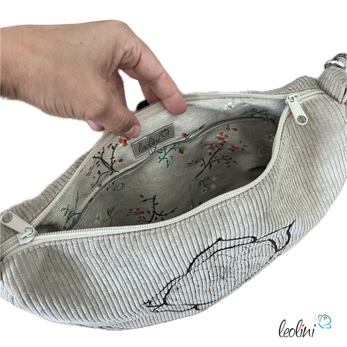 LeoliniMoonbag mit Lotus des Lebens Stickerei in BEIGE aus Breitcord | Umhängetasche | handgefertigtTaschen mit Stickerei und Basic Taschen