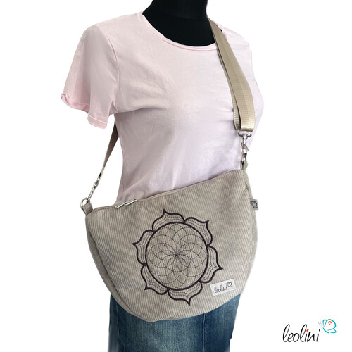 LeoliniMoonbag mit Lotus des Lebens Stickerei in BEIGE aus Breitcord | Umhängetasche | handgefertigtTaschen mit Stickerei und Basic Taschen