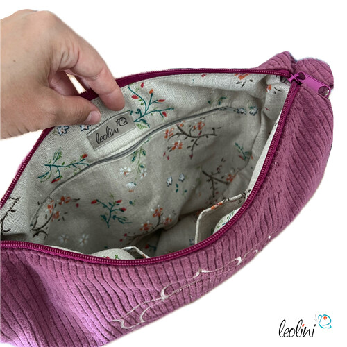 LeoliniMoonbag mit Lotus des Lebens Stickerei in BEERE aus Breitcord | Umhängetasche | handgefertigtTaschen mit Stickerei und Basic Taschen