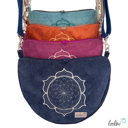 Moonbag aus Cord mit Lotus des Lebens Stickerei in Altmint