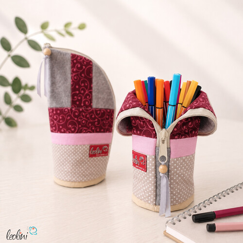 Stehende Stiftetasche Leo | Federpennal Ornamente magenta