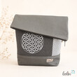 LeoliniFoldover Tasche mit Blume des Lebens Stickerei | METALLIC GRAU | mit AußenfachTaschen mit Stickerei und Basic Taschen