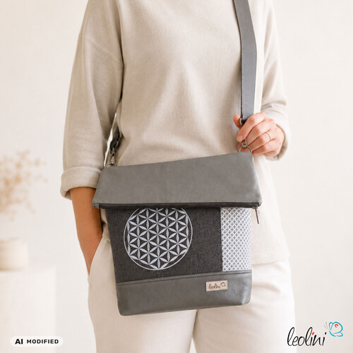 LeoliniFoldover Tasche mit Blume des Lebens Stickerei | METALLIC GRAU | mit AußenfachTaschen mit Stickerei und Basic Taschen