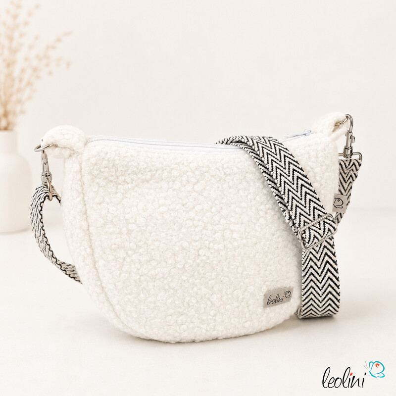 LeoliniBouclé Tasche Umhängetasche | Moonbag | Felltasche | handgefertigt in NaturweißTaschen mit Stickerei und Basic Taschen