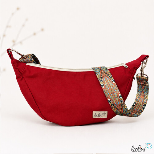 Moon Bag Luna | Halbmondtasche – Handgefertigte Schultertasche in Rot Moonbag
