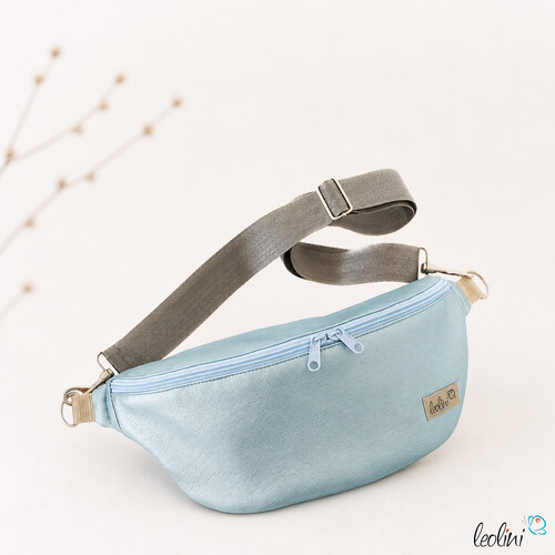 Bauchtasche XL | Crossbody-Bag | Gürteltasche aus Lederimitat EISBLAU METALLIC inkl. gemustertem Gurtband