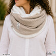 LeoliniTücher / SchalsHandgefertigter Damen Schlauchschal Loop – Beidseitig tragbar mit Wellnessfleece & Mini-Zopfmuster Jersey | BEIGE