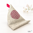 LeoliniHandysitzsack aus Walkloden mit echter Stickerei BLUME DES LEBENS (Limitierte Auflage)| Stützkissen für Smartphone und TabletLeoliniHandysitzsack
