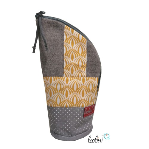 Stehende Stiftetasche Leo | Federpennal Ornamente senf Leolini - 3