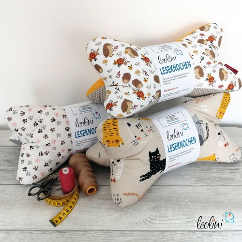 Leseknochen personalisierbar - Katzen Nackenkissen COOL CATS mit Namensstickerei Leolini - 6