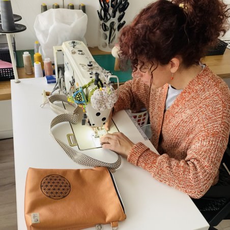 Umhängetasche FLIEGENDE PUSTEBLUMEN kupfer metallic | Handgefertigte Tasche LENO 3.0 Leolini - 7