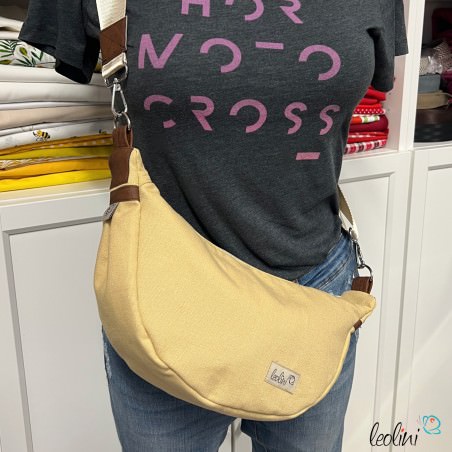 Moon Bag Luna 2.0 | Halbmondtasche SAND Canvas mit Lederimitat – Handgefertigte Schultertasche Leolini - 4