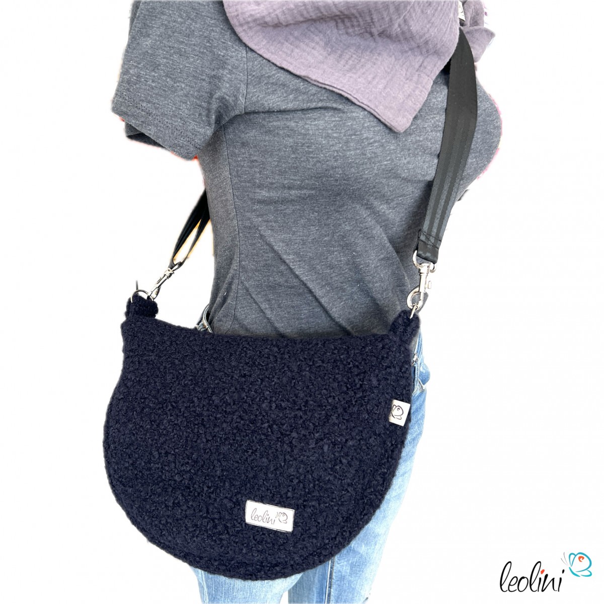 Bouclé Tasche Umhängetasche | Moonbag | Felltasche | handgefertigt in Marine Leolini - 1