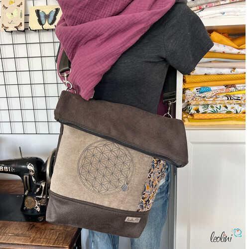 Foldover Tasche mit Blume des Lebens Stickerei | Taupe | mit Außenfach
