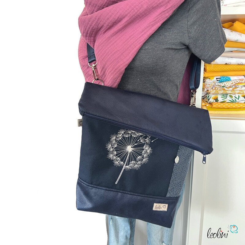 Foldover Tasche mit Pusteblumen Stickerei | Dunkelblau | mit Außenfach