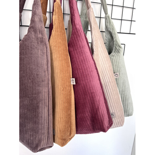 Hobo Bag Breitcord in Himbeer handgemachte Trendtasche